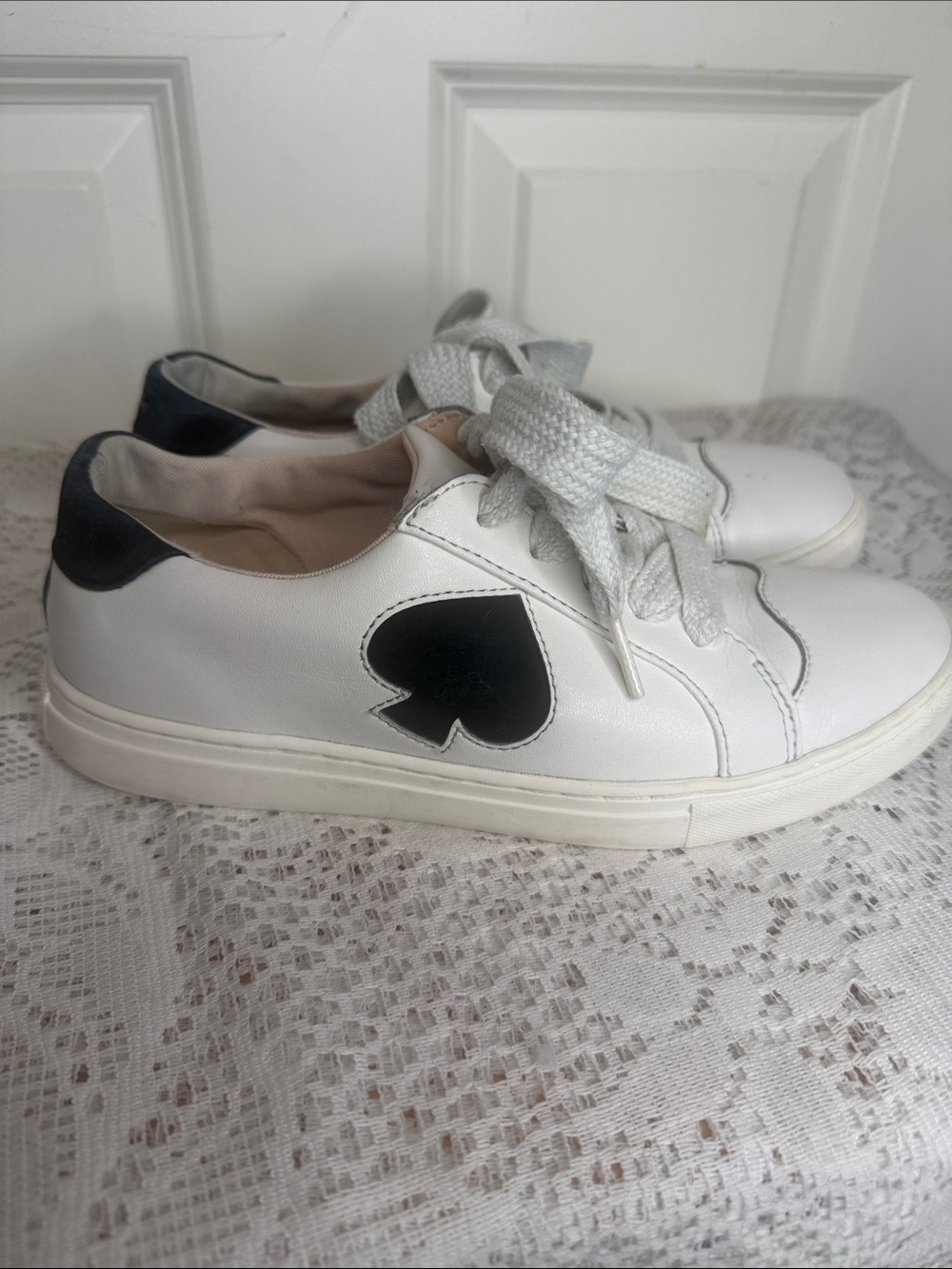Kate Spade White Leather Sneakers Black hearts lace up shoes sz 6 - Picture 6 of 7